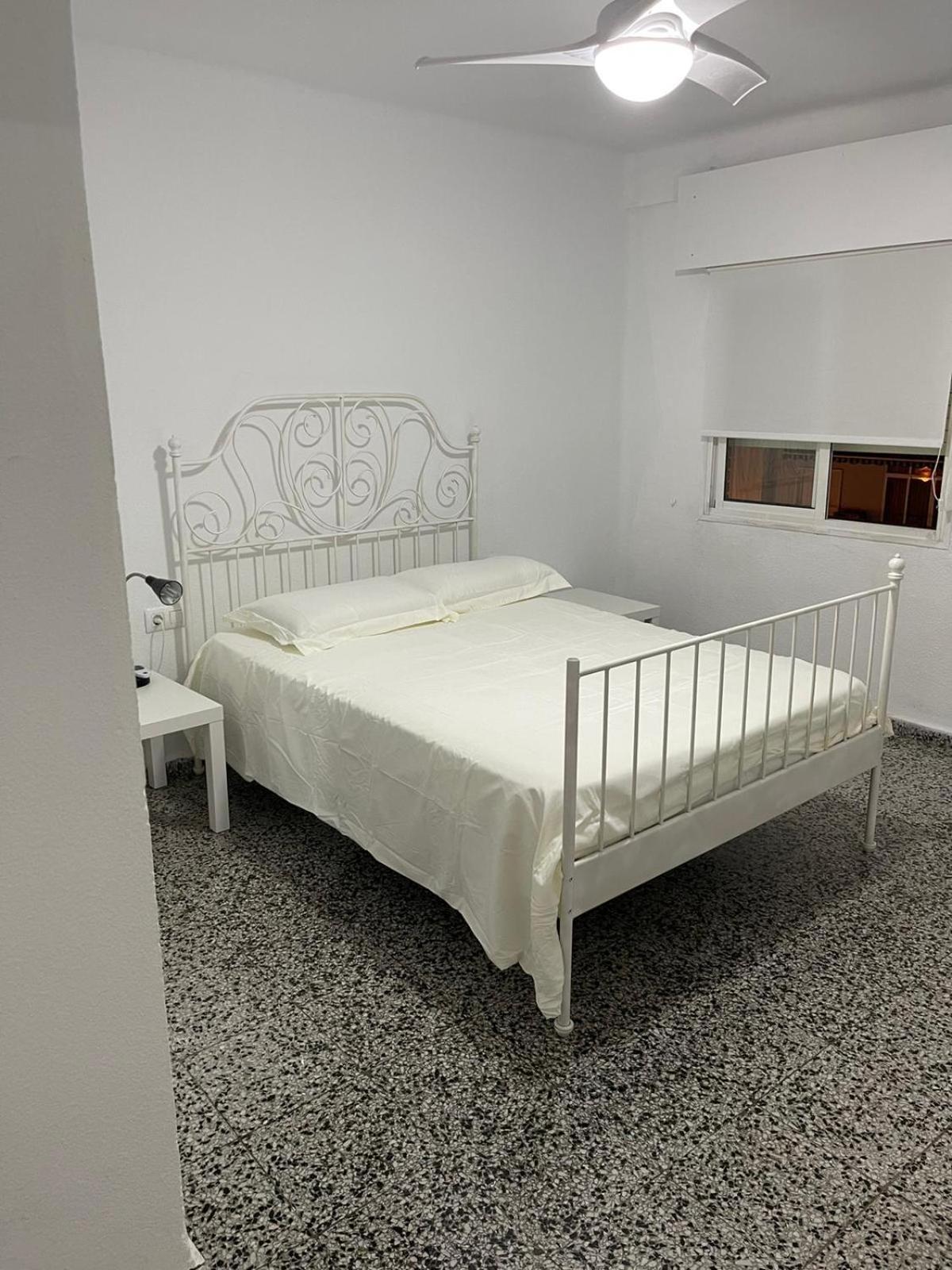 Apartamento De Habitaciones Privadas En El Centro De Malaga Exterior photo